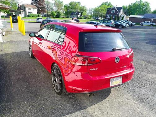 Red 2015 Volkswagen Golf TDI SE 4-Door