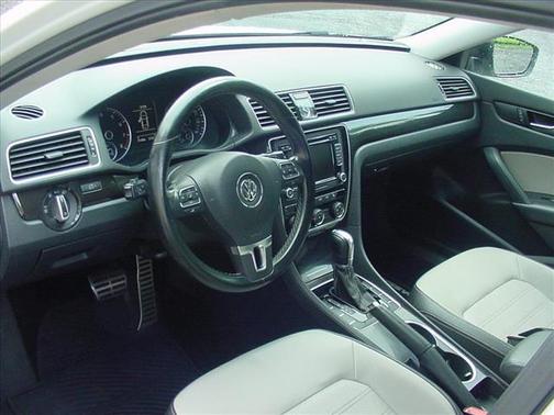 2015 Volkswagen Passat 1.8T Auto Sport
