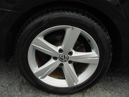 2015 Volkswagen Passat 1.8T Limited Edition