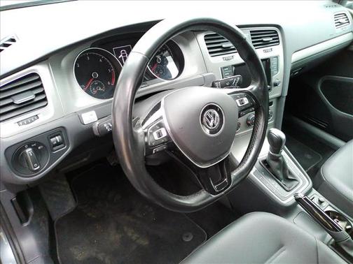 2015 Volkswagen Golf SportWagen TDI S 4-Door