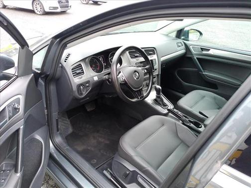 2015 Volkswagen Golf SportWagen TDI S 4-Door