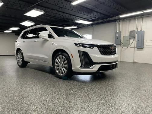 Crystal White Tricoat 2025 Cadillac XT6 Premium Luxury FWD