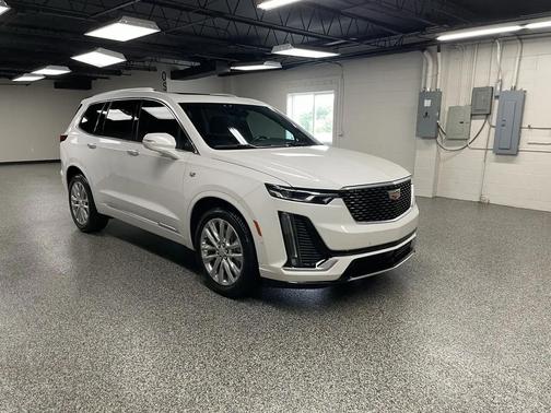 Crystal White Tricoat 2025 Cadillac XT6 Premium Luxury FWD