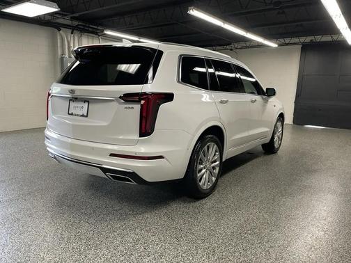 Crystal White Tricoat 2025 Cadillac XT6 Premium Luxury FWD
