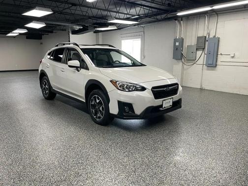 Crystal White Pearl 2019 Subaru Crosstrek 2.0i Premium