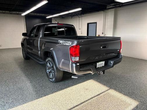 2017 Toyota Tacoma SR5