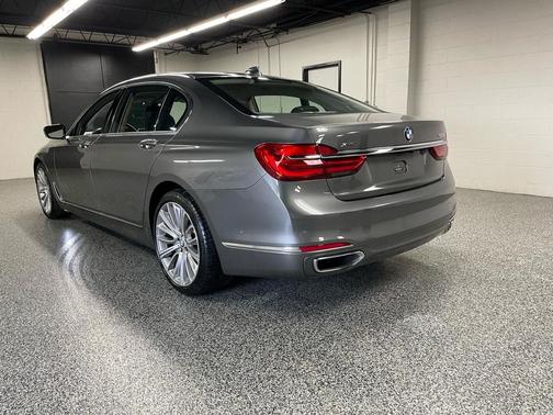 2016 BMW 750 i xDrive