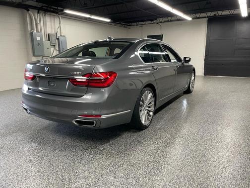 2016 BMW 750 i xDrive