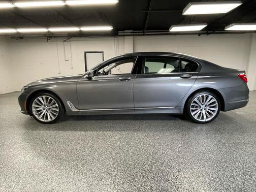 2016 BMW 750 i xDrive