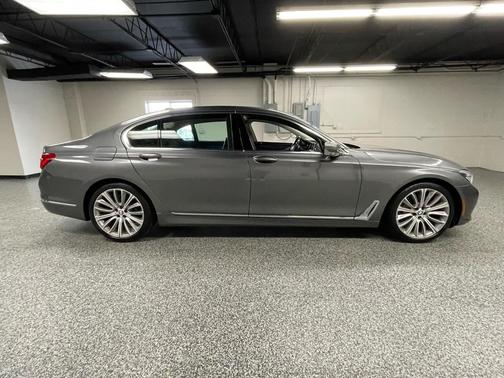 2016 BMW 750 i xDrive
