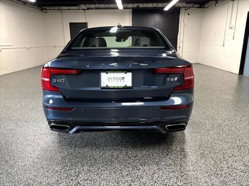 2019 Volvo S60 T6 R-Design