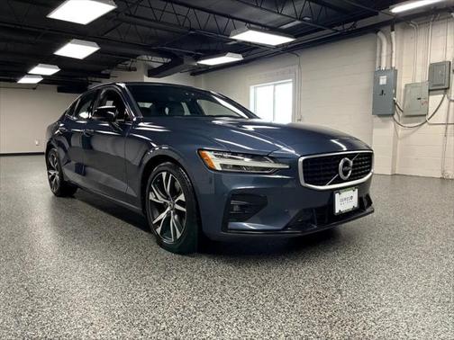 2019 Volvo S60 T6 R-Design