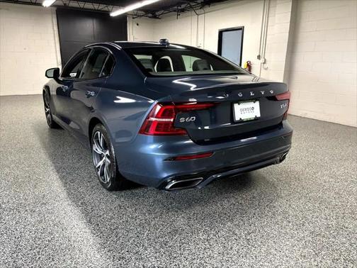 2019 Volvo S60 T6 R-Design