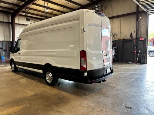 2022 Ford Transit-250 Base