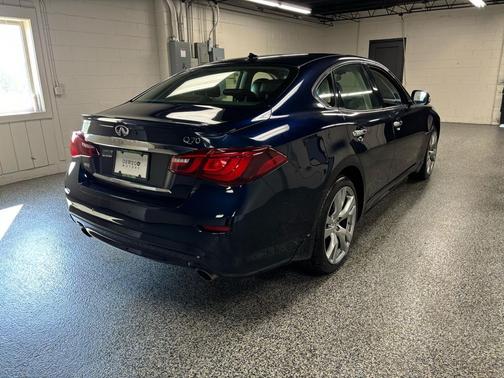 2016 INFINITI Q70 3.7X