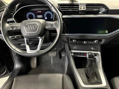 2022 Audi Q3 40 Premium