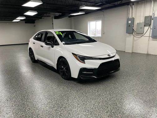 Super White 2021 Toyota Corolla SE