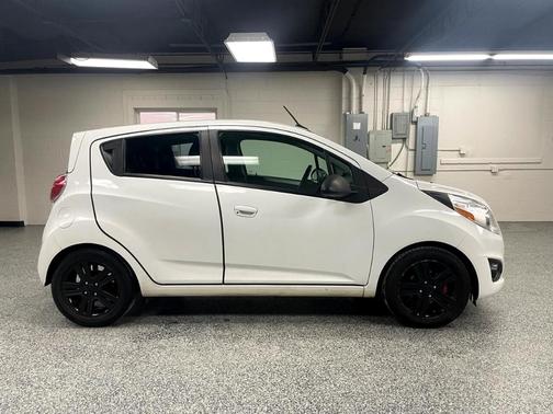 Photo 4 of 21 of 2013 Chevrolet Spark LS