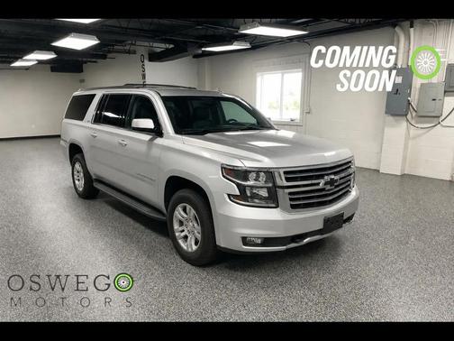 Silver Ice Metallic 2017 Chevrolet Suburban LT