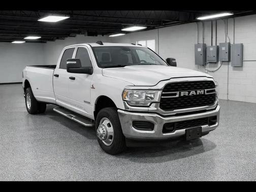 2024 RAM 3500 Tradesman Crew Cab 4x4 8' Box