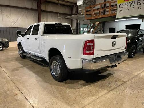 Bright White Clearcoat 2024 RAM 3500 Tradesman Crew Cab 4x4 8' Box