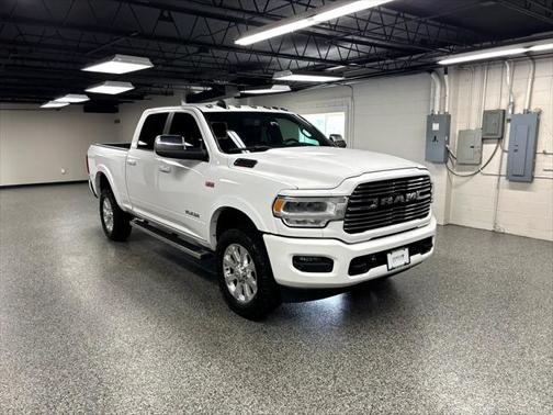 2019 RAM 2500 Laramie Crew Cab 4x4 6'4' Box