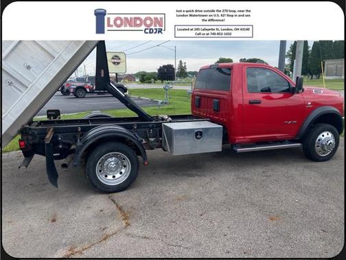 2017 RAM 3500 Tradesman Crew Cab 4x4 6'4' Box