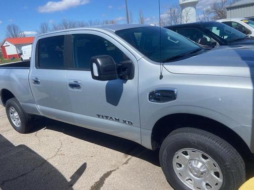 2017 Nissan Titan XD SV