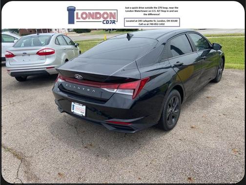 2022 Hyundai ELANTRA SEL