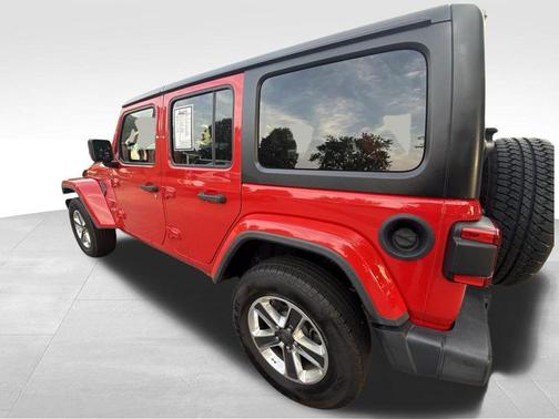 Firecracker Red Clearcoat 2018 Jeep Wrangler Unlimited Sahara