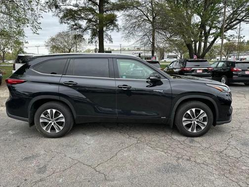 2021 Toyota Highlander Hybrid XLE