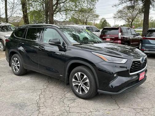 2021 Toyota Highlander Hybrid XLE