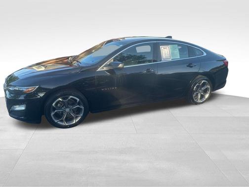 Mosaic Black Metallic 2024 Chevrolet Malibu FWD 1LT