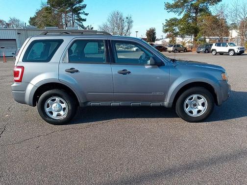 Photo 5 of 23 of 2008 Ford Escape XLS