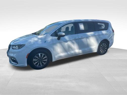 Bright White Clearcoat 2023 Chrysler Pacifica Hybrid Touring L