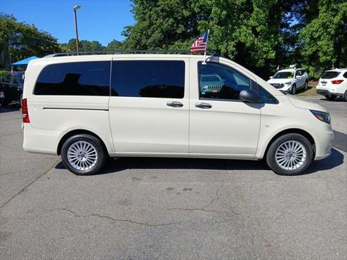 2023 Mercedes-Benz Metris Base