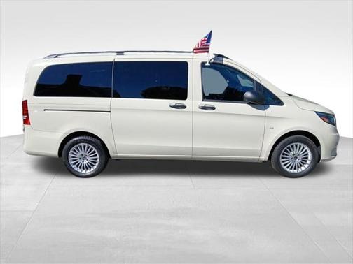 2023 Mercedes-Benz Metris Base