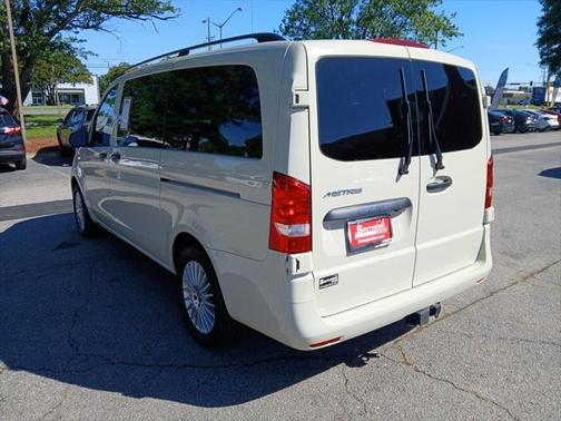 2023 Mercedes-Benz Metris Base
