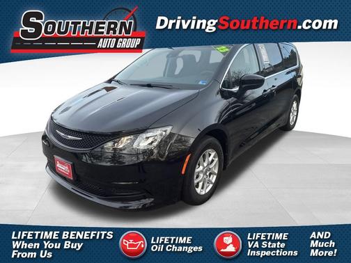 2023 Chrysler Voyager LX