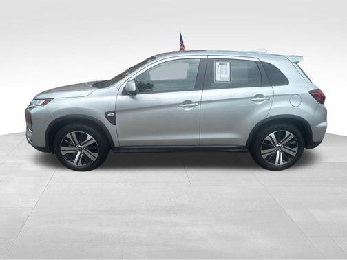 Alloy Silver Metallic 2025 Mitsubishi Outlander Sport SE
