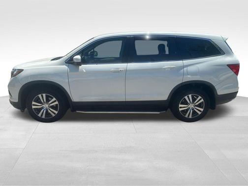 White Diamond Pearl 2017 Honda Pilot EX-L