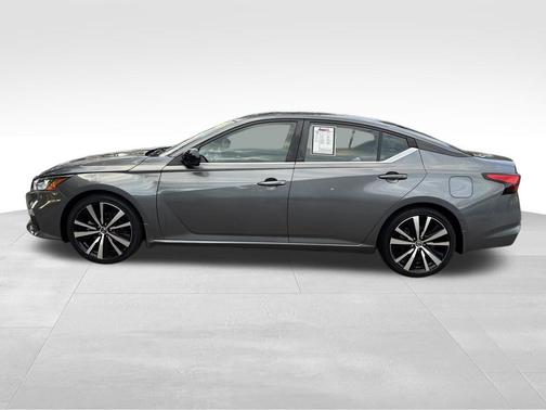 2021 Nissan Altima SR FWD