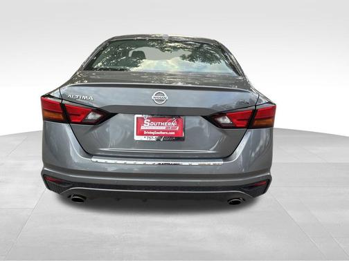 2021 Nissan Altima SR FWD