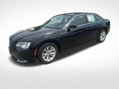 Gloss Black 2023 Chrysler 300 Touring