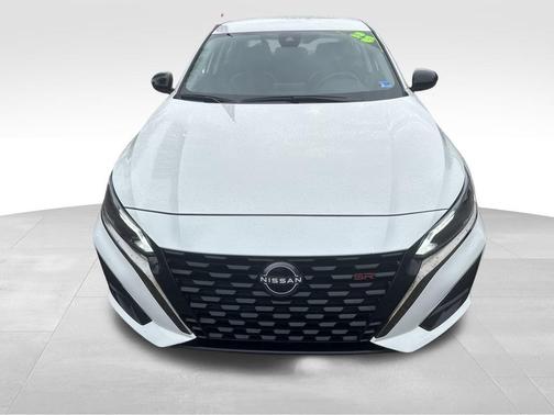 2025 Nissan Altima SR FWD