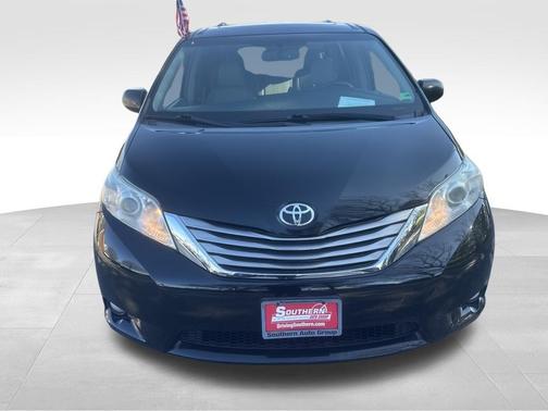 2017 Toyota Sienna XLE