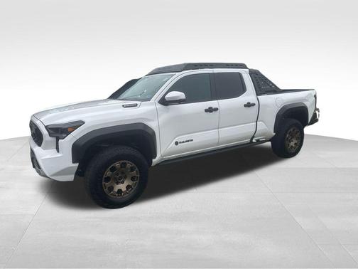 Ice Cap 2025 Toyota Tacoma Hybrid Trailhunter
