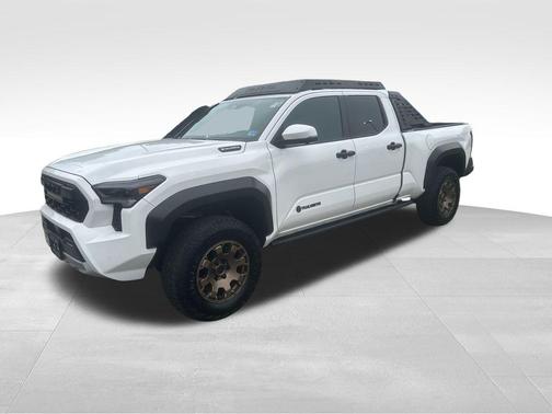 Ice Cap 2025 Toyota Tacoma Hybrid Trailhunter