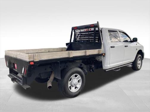 2017 RAM 2500 Tradesman Crew Cab 4x4 8' Box