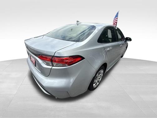 Classic Silver Metallic 2022 Toyota Corolla LE
